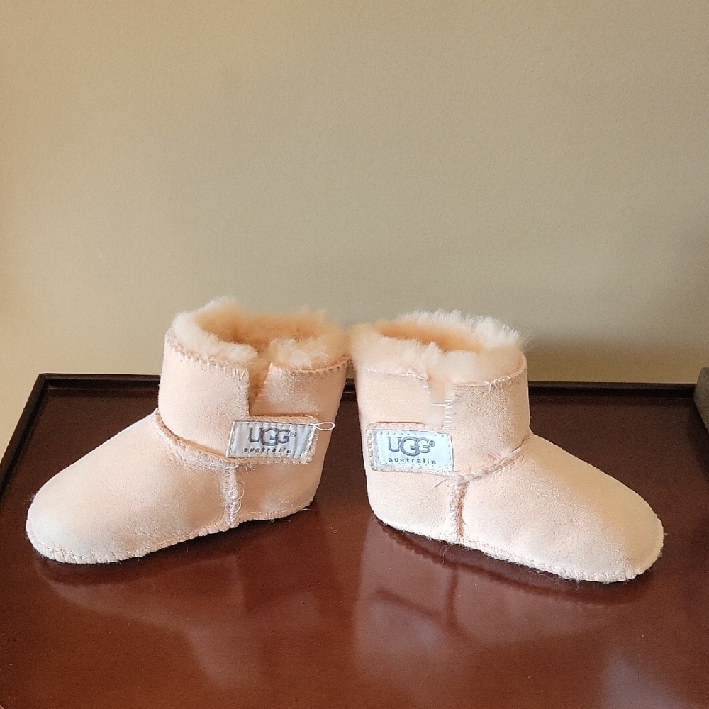 UGG Infant Pink Bootie Slippers Medium 12-18 Months - So Warm - Picture 1 of 10